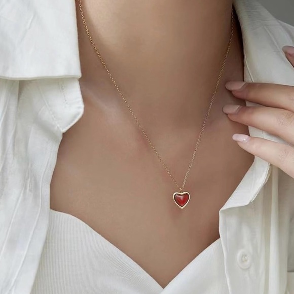Red Carnelian Heart Pendant Necklace Gold Dainty Gemstone Jewelry - Picture 5 of 7